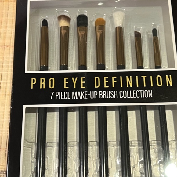 Hello Kitty - The Crème shop makeup bag - Picture 3 of 5